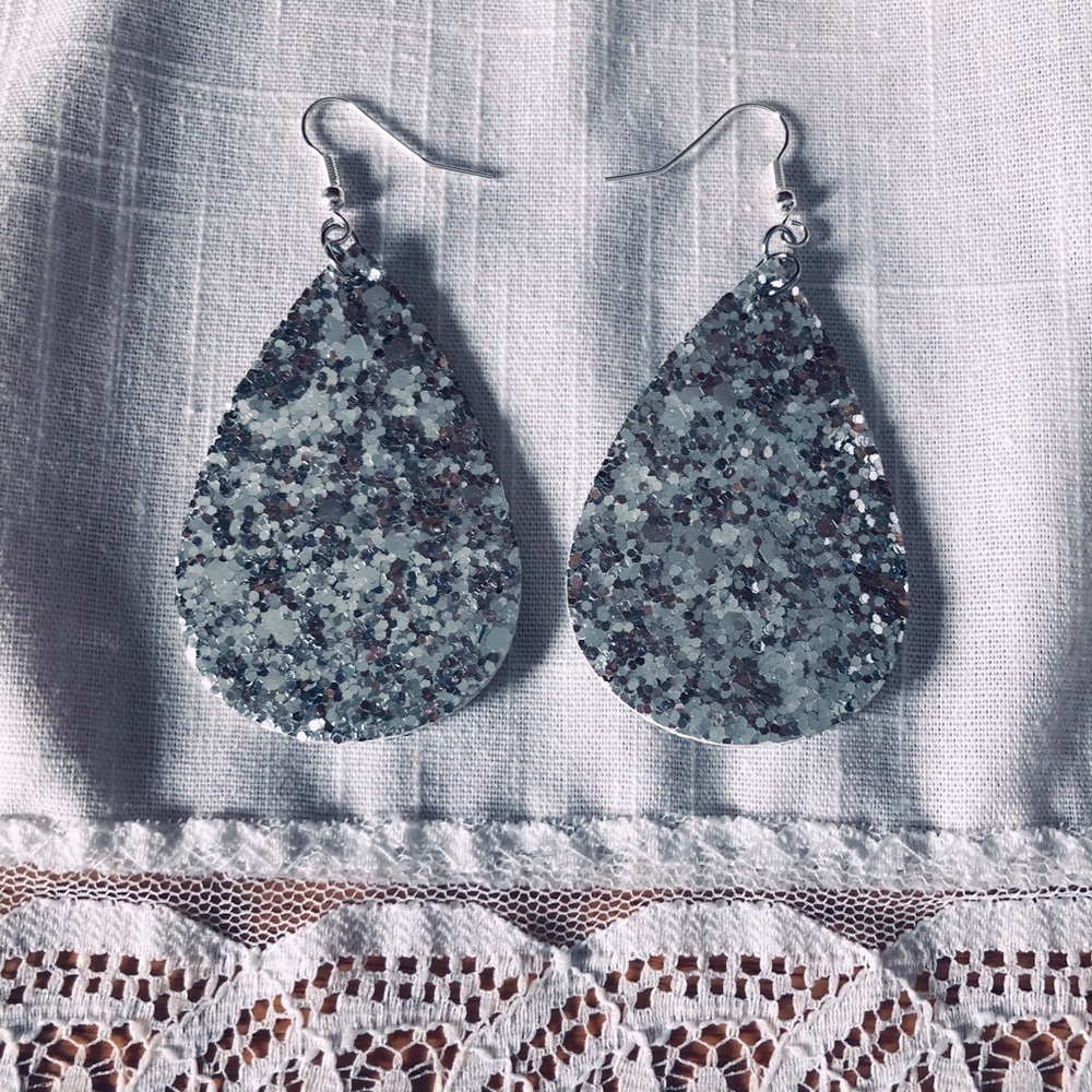 Silver Sparkly Leather Earrings, 2.25” Long, NWOT (never worn) 🥀🍃